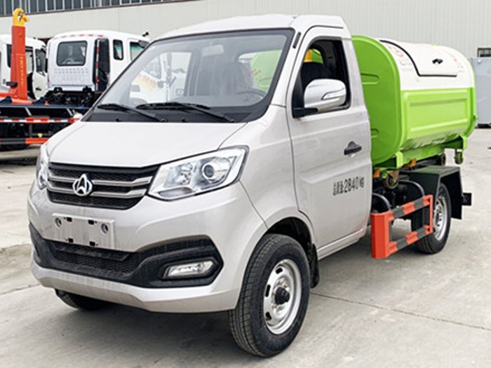 24臺勾臂垃圾車交付出廠視頻